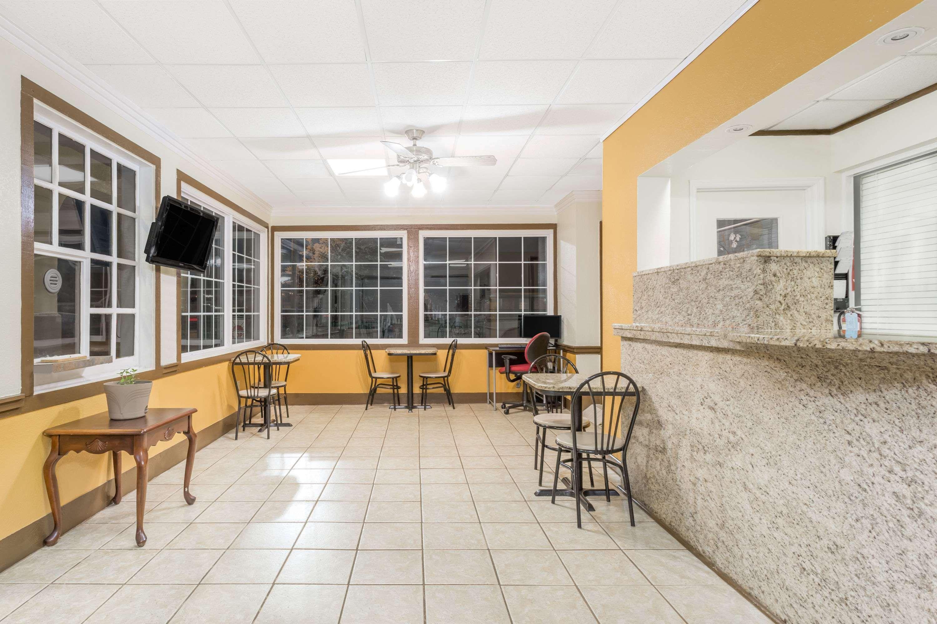 Super 8 By Wyndham Santee Hotel Buitenkant foto